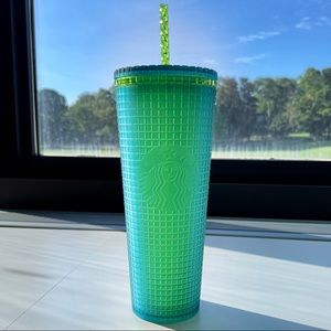 New Starbucks Cold Cup Summer 2022 Mountain Dew Green Grid Venti 24 oz Plastic